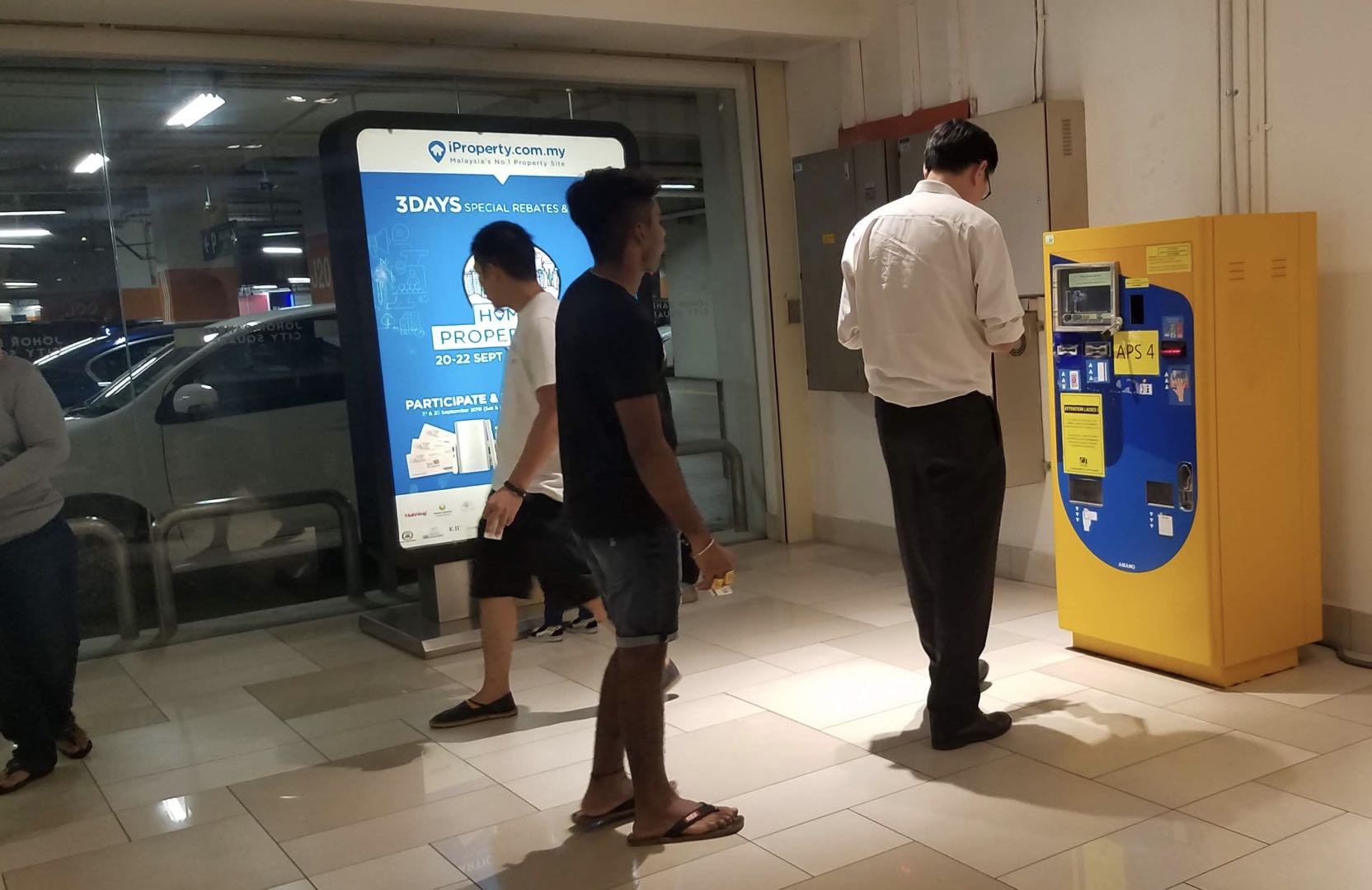 No Queueing At Autopay Machines